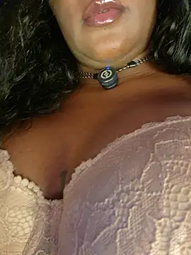 Denise_wolfe21 - shows tits and massages oil 😋