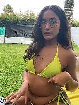 SaraZuletaa - ahegao face + show tits