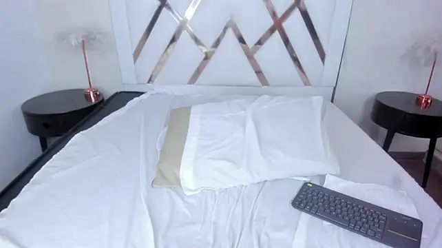 AngelicaLux - My pussy vibrates until I cum