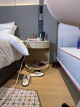 Emily-6868 - 完成目标 大厅 诱惑 噴水 裸脚高敏感歡迎哥哥調教