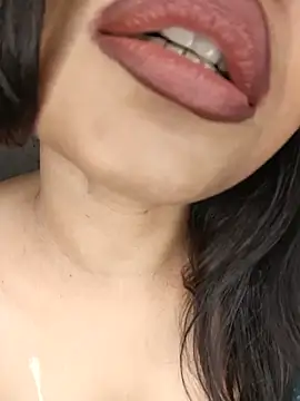 HOT-SHAKIRA - Pussy lick 👅