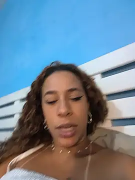 Vivianeleoa - Mostrar peitinhos