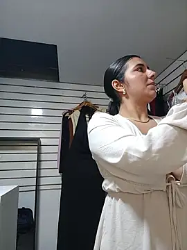 ViolettaWalton1 - I masturbate my pussy in store💜 boutiqu