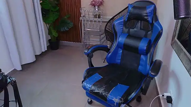 Kenya--Buhle - Orgasm with my fucking machine