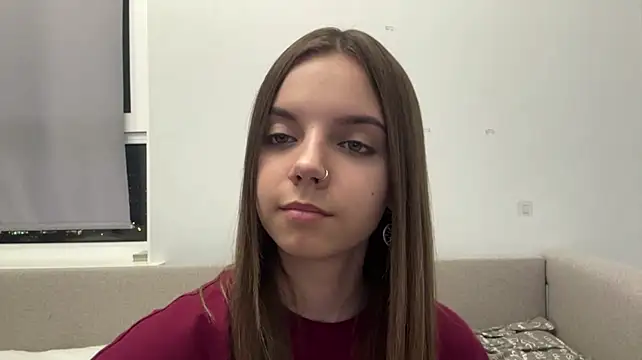 LisaPorse - show feet + cute wink