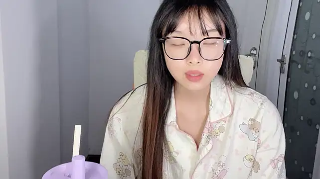 Akong11 - 全裸M腿10min