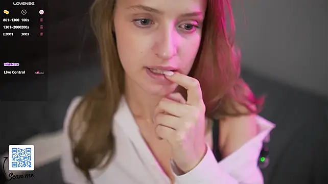 FayeLivingston - mash my sexy tits