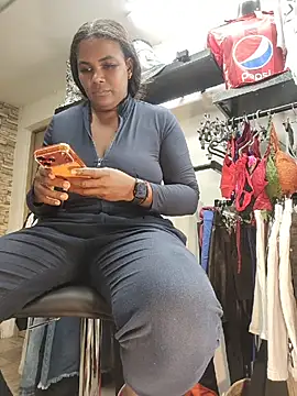 MAREIA_25 - HIDDEN CAM MAKE MY PUSSY SQUIRT ?