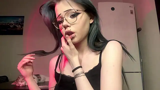 NicolleZamacona - a slap on the ass