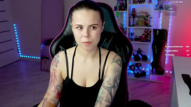 QueenAliceX - Give me pleasure