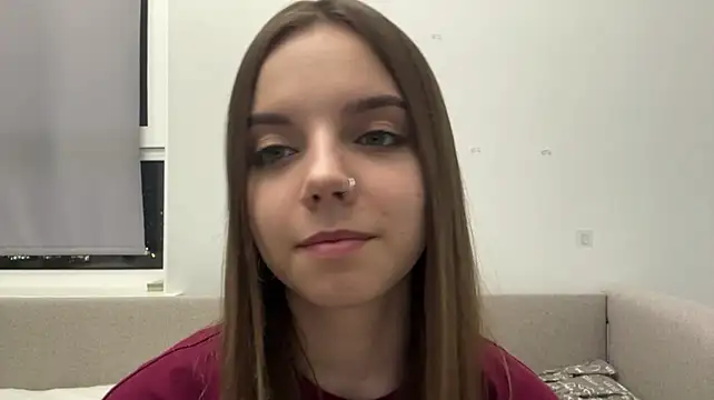 LisaPorse - show feet + cute wink