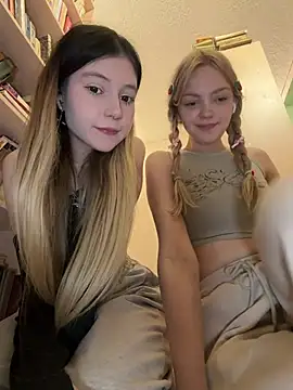 Elsawhere - DOGGY BOTH IN LIBRARY 🔥🍑