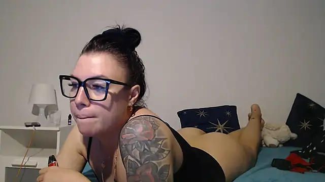 Alis_Rox - FOOTJOB + LUSH CONTROL 10 MIN