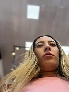 Kloe__t18 - Rife dildo in the bathroom of gym