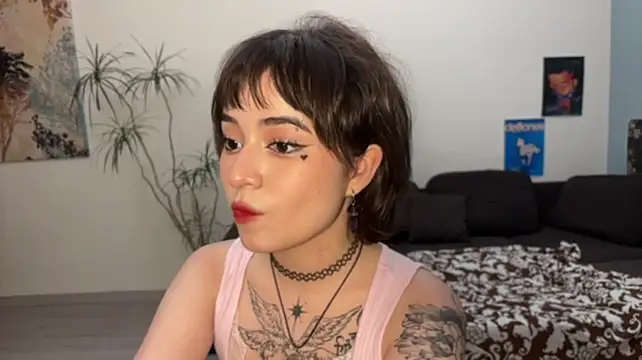 AnyaSumaya - Tattoo Pose
