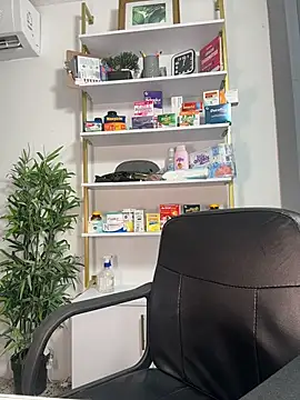 MiaCamille_ - Hi Mia, show me your sexys boobs