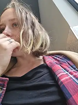 Public_Katrisha - Spank my ass 5 times