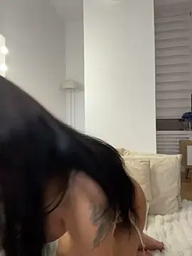 Katty_Kattie - Topless + massage boobs