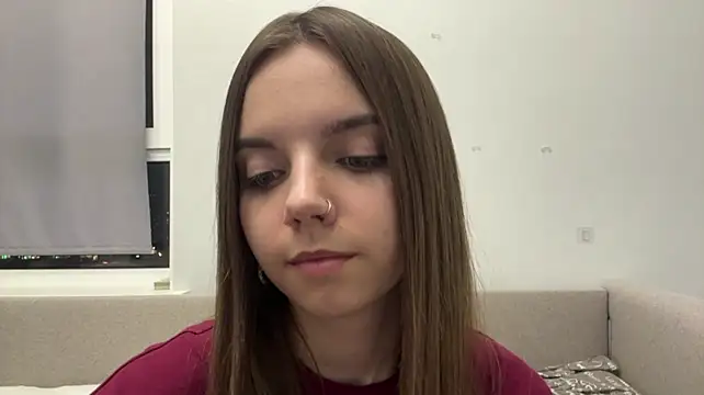 LisaPorse - show feet + cute wink