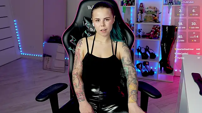 QueenAliceX - Give me pleasure