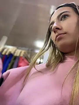 Kloe__t18 - Rife dildo in the bathroom of gym