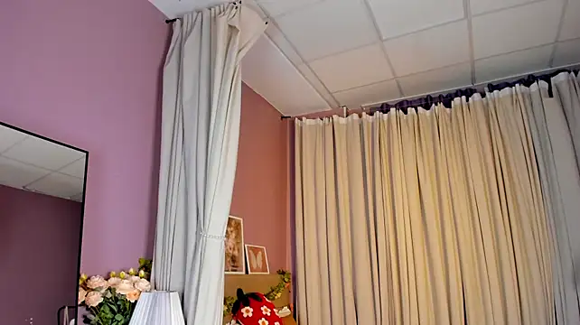 Dearly_Emily - Flash boobs