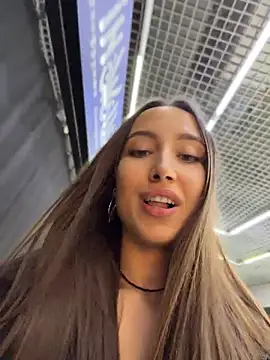 ICrazyOneIRL - 😱ASK STRANGER DIRECTIONS W BOOB OUT !