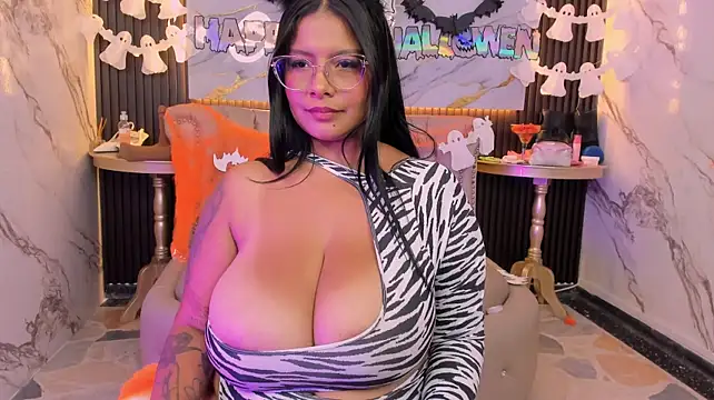 Megan_hugeboobs - RIDE TORSO AND BOUNCE YOU BOOBS IN ZEBRA