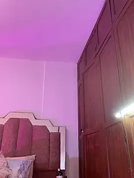 LoveQueen2 - open pussy with 2 hands