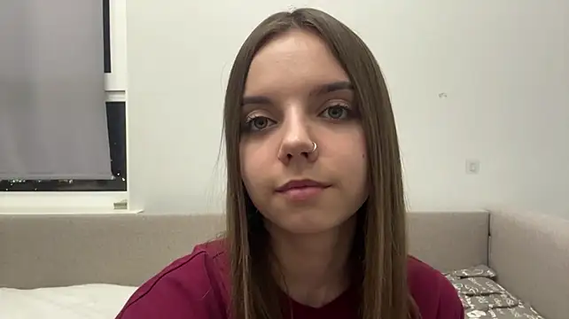 LisaPorse - show feet + cute wink