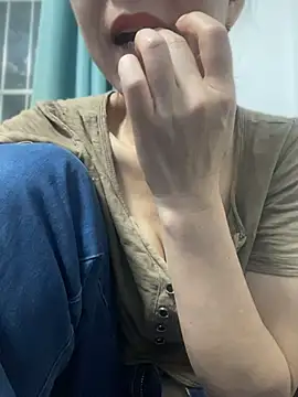 Li61316 - 完成目莉莉在窗台上尿尿！有哥哥会支持的吗？