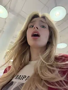 PollyLolly - Suck two finger close to cam