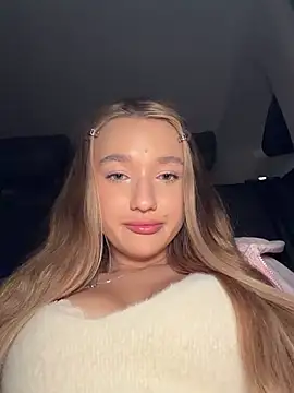 Milaa_sun - fingering pussy in TAXI 🚕
