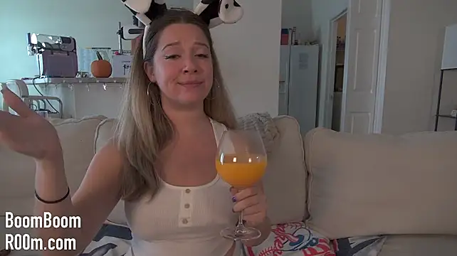 Boomboomr00m - Spit, Spank, Rub + Finger Pussy