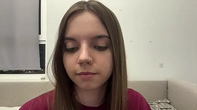 LisaPorse - show feet + cute wink