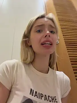 PollyLolly - Shake ass + spank me MEN WC