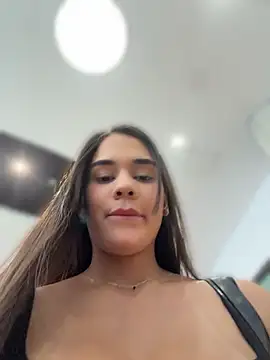 BellaLeclair_ - Tease with boobs