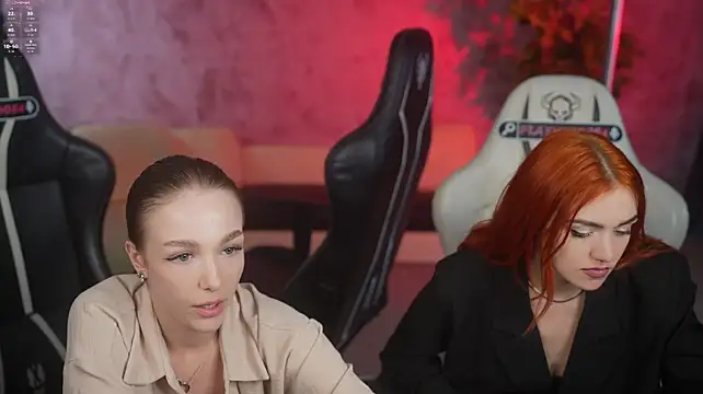 Ella_054 - show tits