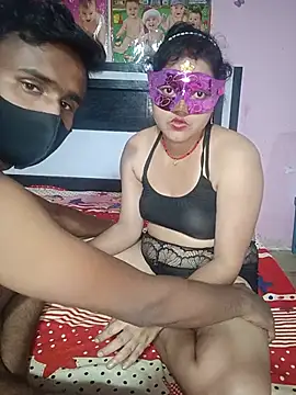Kdamini - Fingring in public