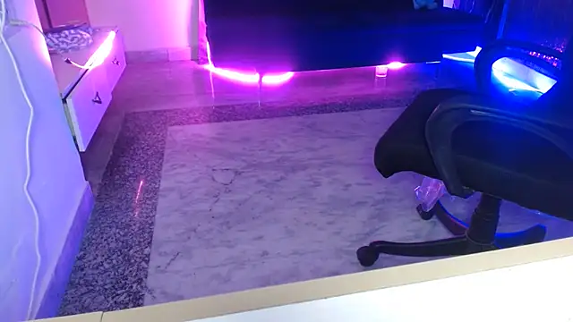 Mansi- - dildo in pussyy