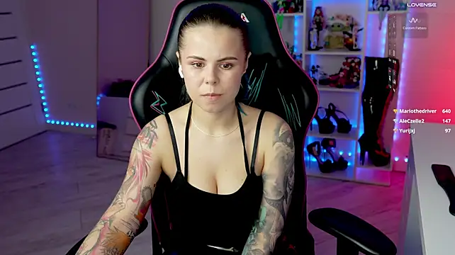 QueenAliceX - Give me pleasure