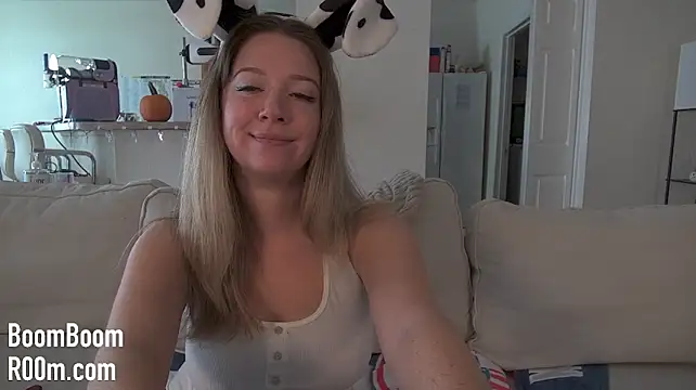 Boomboomr00m - Spit, Spank, Rub + Finger Pussy