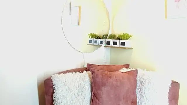 Esmeralda_stonne - spank ass x 10