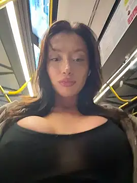 CityLynx - belly and underboobs tease