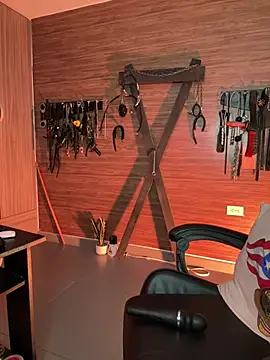 Yey_bdsm - saliva on my tits!