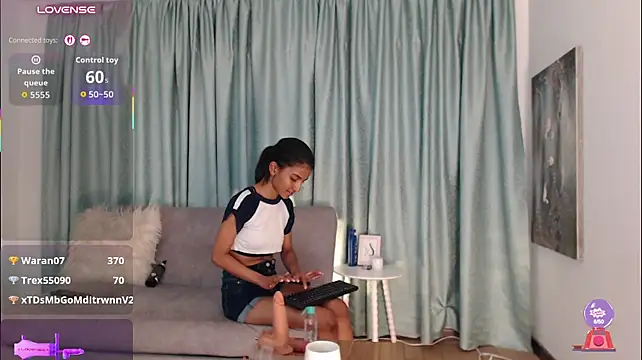 YuliethPetite - oil body and naked