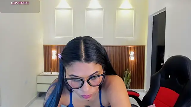 YARA_SHINE2 - plug anal +crem titts