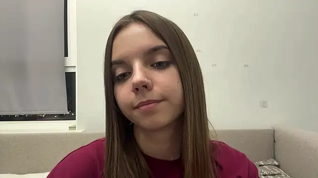 LisaPorse - show feet + cute wink