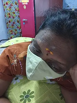 Umashreetamil - Full nude oil show 3 mts