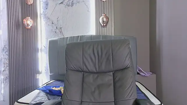 Angeles_azul - show tits+rub nipples
